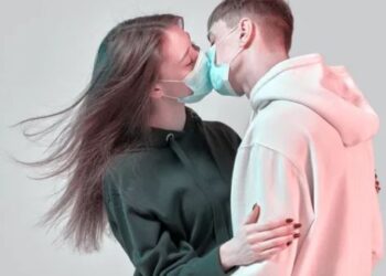 Koronavirüs Cinsel İlişkiyle Bulaşır mı?