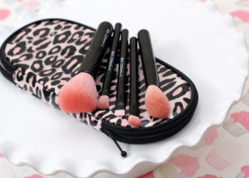 MAC Glamour Daze mineralize fırça seti